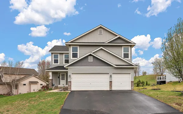 $450,000 | 713 Overlook Drive, Buffalo, MN 55313