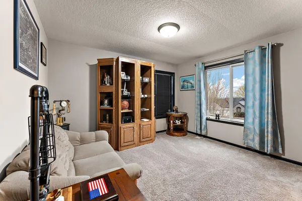$450,000 | 713 Overlook Drive, Buffalo, MN 55313
