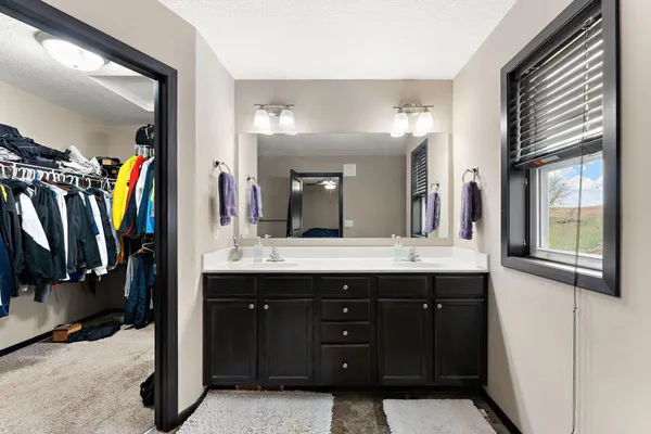 $450,000 | 713 Overlook Drive, Buffalo, MN 55313