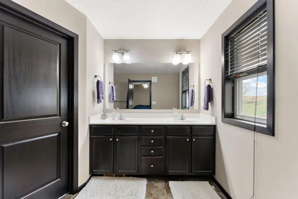 $450,000 | 713 Overlook Drive, Buffalo, MN 55313