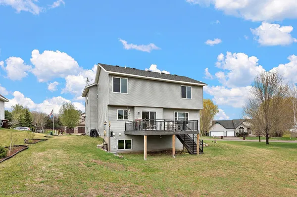 $450,000 | 713 Overlook Drive, Buffalo, MN 55313