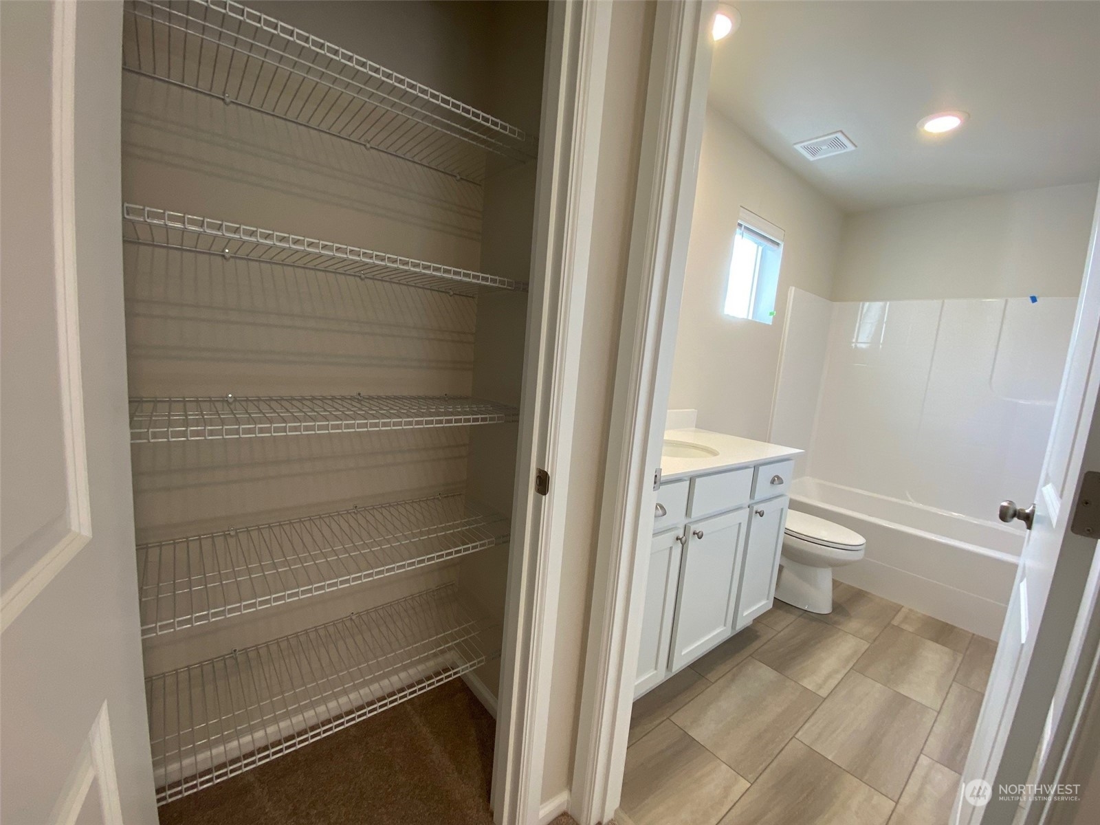 471 Northeast Ridge Point Boulevard, Unit 106 Belfair, WA 98528 - Photo 10 of 36 Gallery Image 10