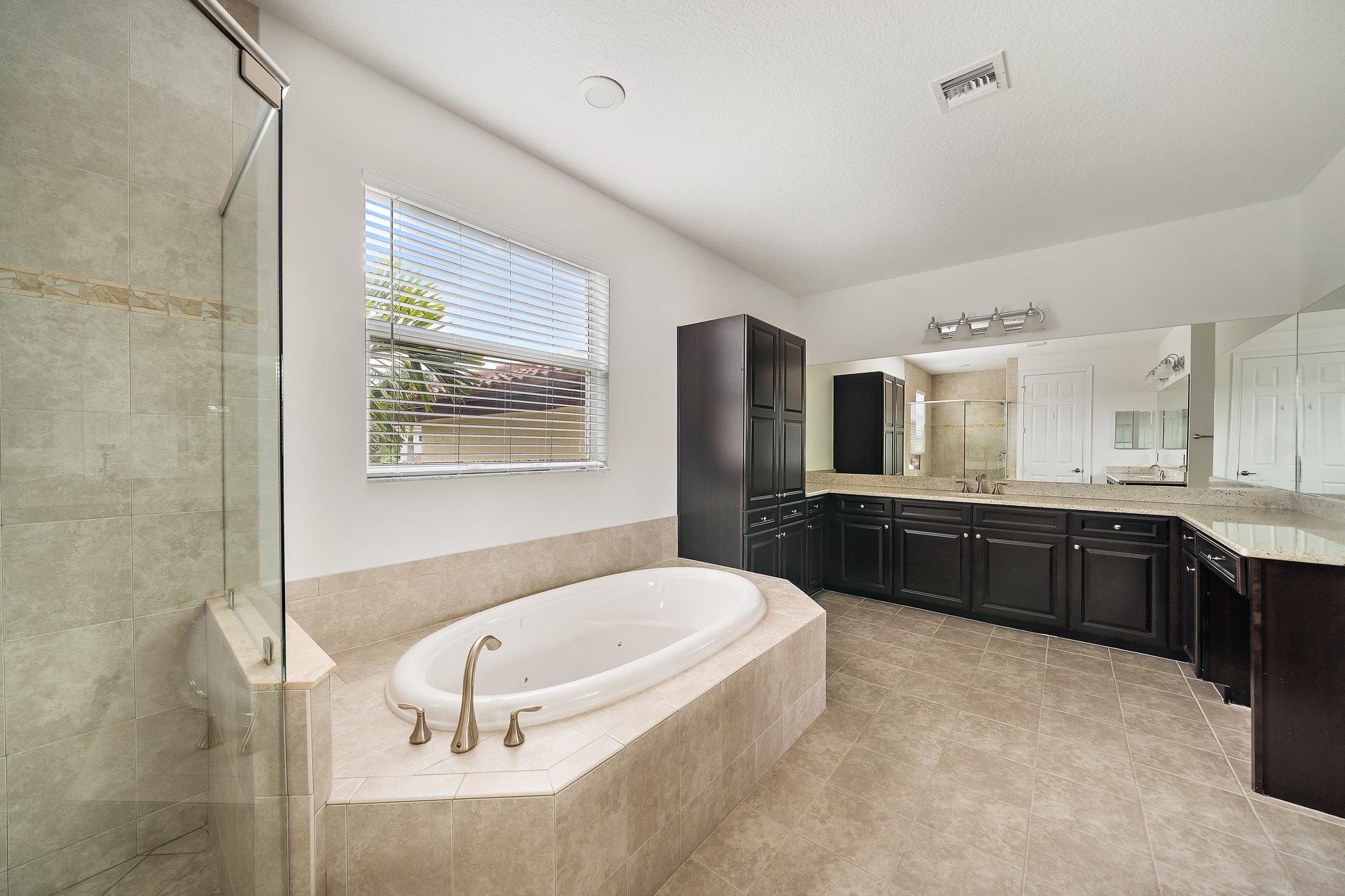 434 Rudder Cay Way Jupiter, FL 33458 - Photo 33 of 52 Primary bath