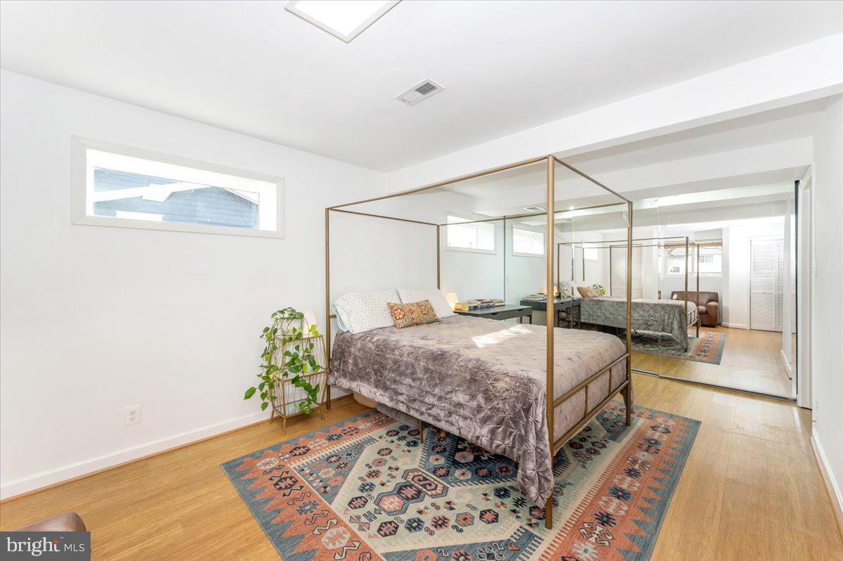 19312 Hempstone Avenue Poolesville, MD 20837 - Photo 28 of 66 Primary Bedroom