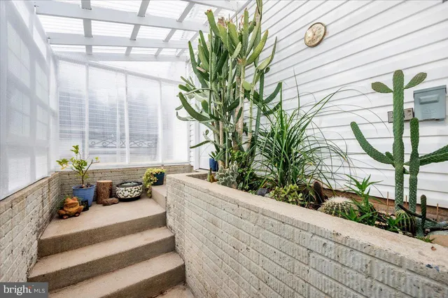 $575,000 | 19312 Hempstone Avenue, Poolesville, MD 20837