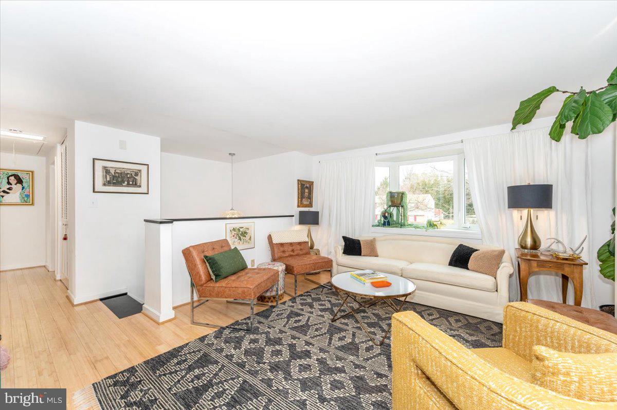 19312 Hempstone Avenue Poolesville, MD 20837 - Photo 8 of 66