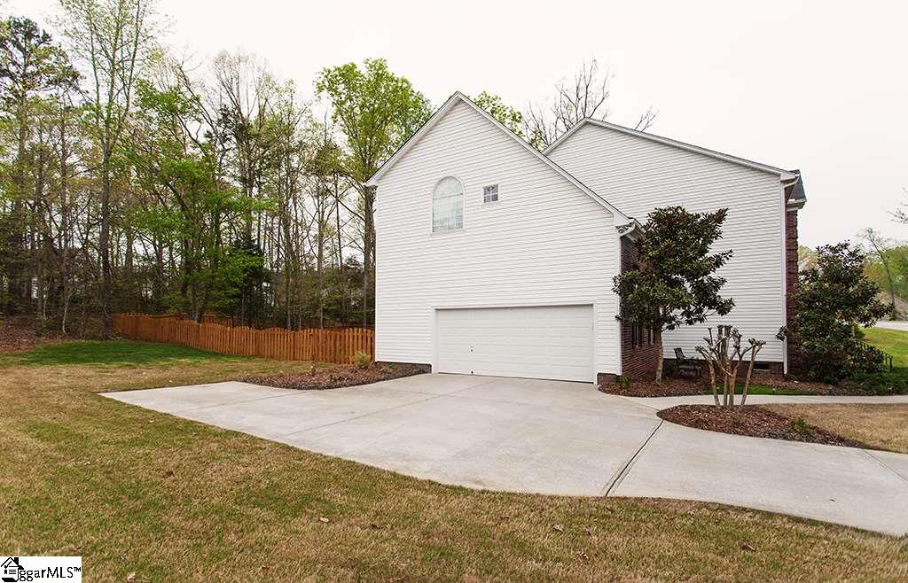 208 Hartwick Lane Fountain Inn, SC 29644 - Photo 17 of 25