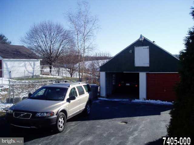4858 East Prospect Road York, PA 17406 - Photo 2 of 9 Gallery Image 2