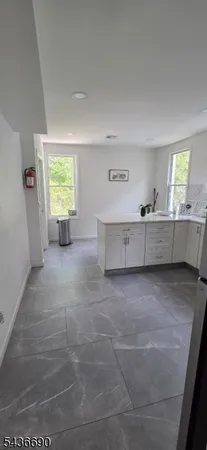 $2,800 | 35 Vernon Avenue, Newark, NJ 07108