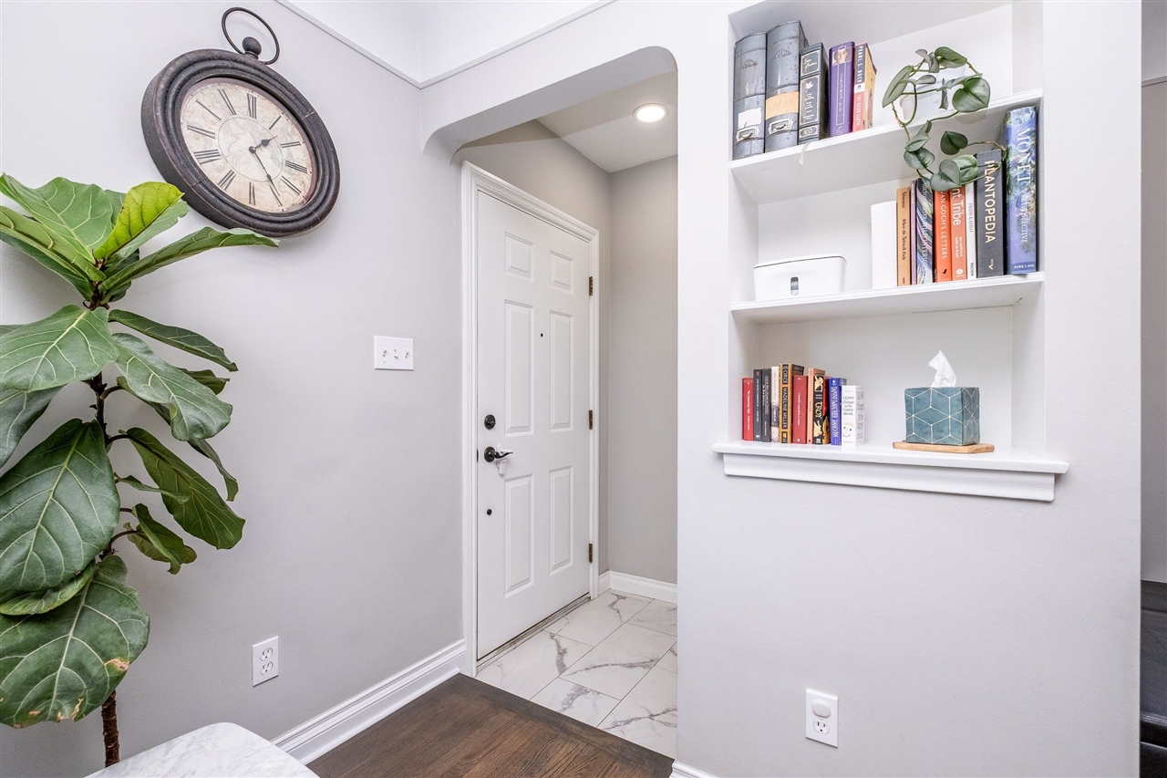 332 Normandy Road Royal Oak, MI 48073 - Photo 7 of 38