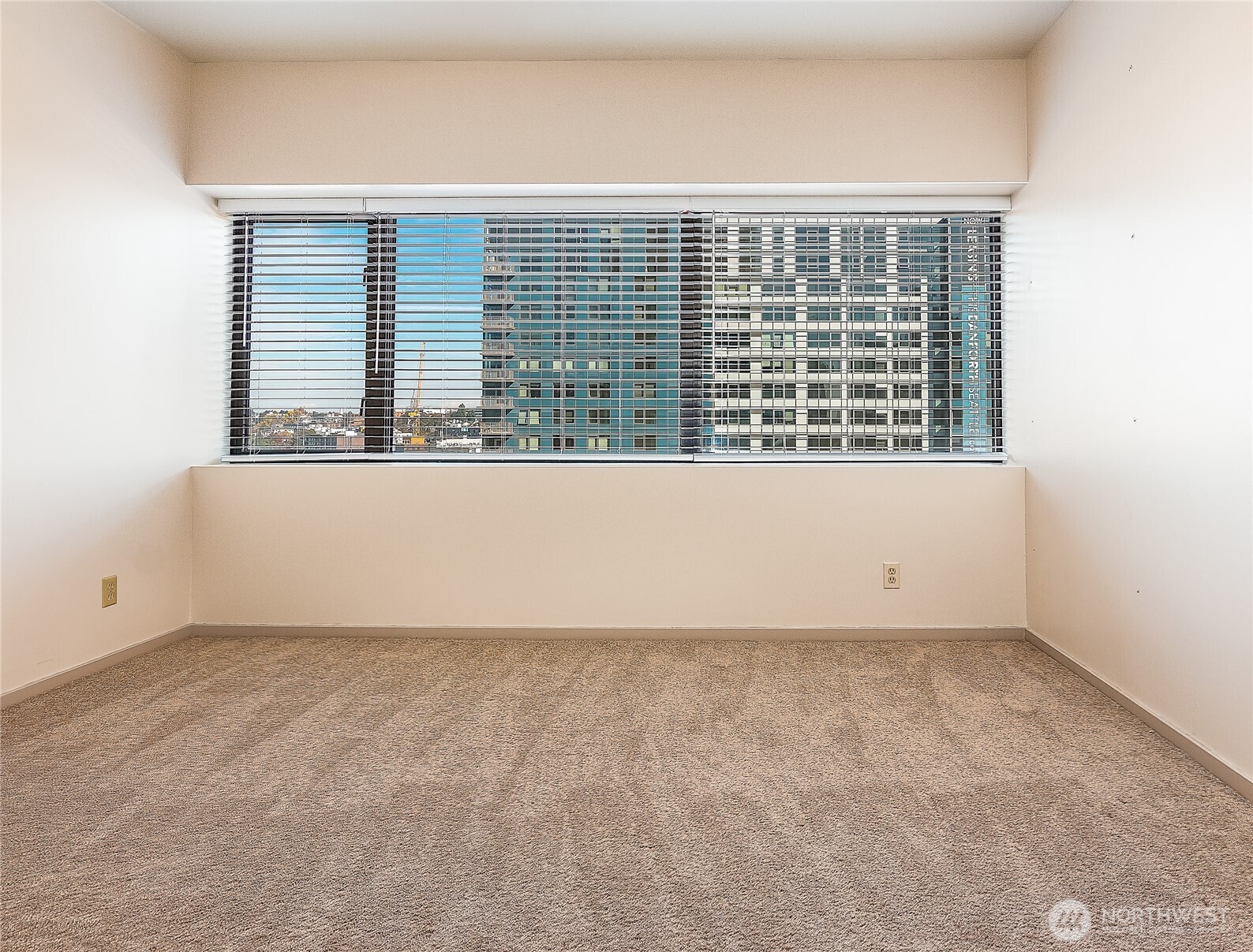 1301 Spring Street, Unit 8C Seattle, WA 98104 - Photo 29 of 31