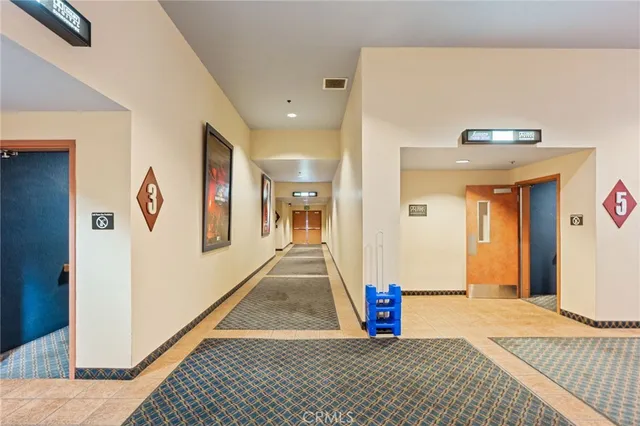 a view of entryway with workspace