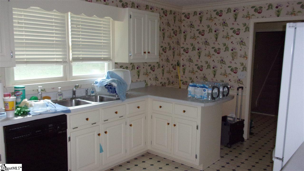 136 Dustin Street Easley, SC 29642 - Photo 9 of 14