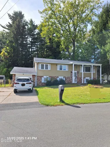 $2,400 | 19 Wendell Drive, Colonie, NY 12205