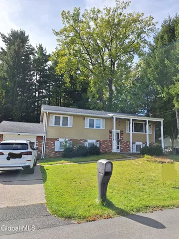 $2,400 | 19 Wendell Drive, Colonie, NY 12205