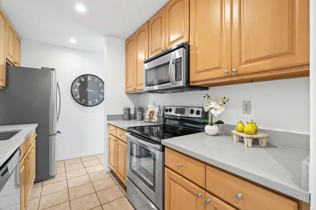 $768,000 | 320 Vallejo Drive, Unit 22, Millbrae, CA 94030