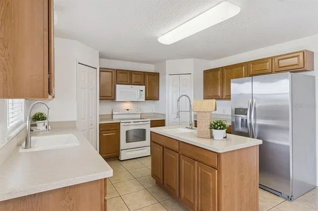 $2,700 | 15519 Willet Court, Mascotte, FL 34753