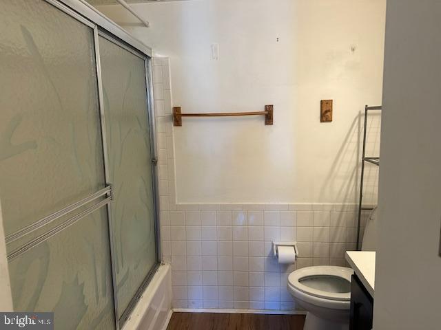 25 South Church Road, Unit 38 Maple Shade, NJ 08052 - Photo 15 of 20 a bathroom with a toilet and a shower