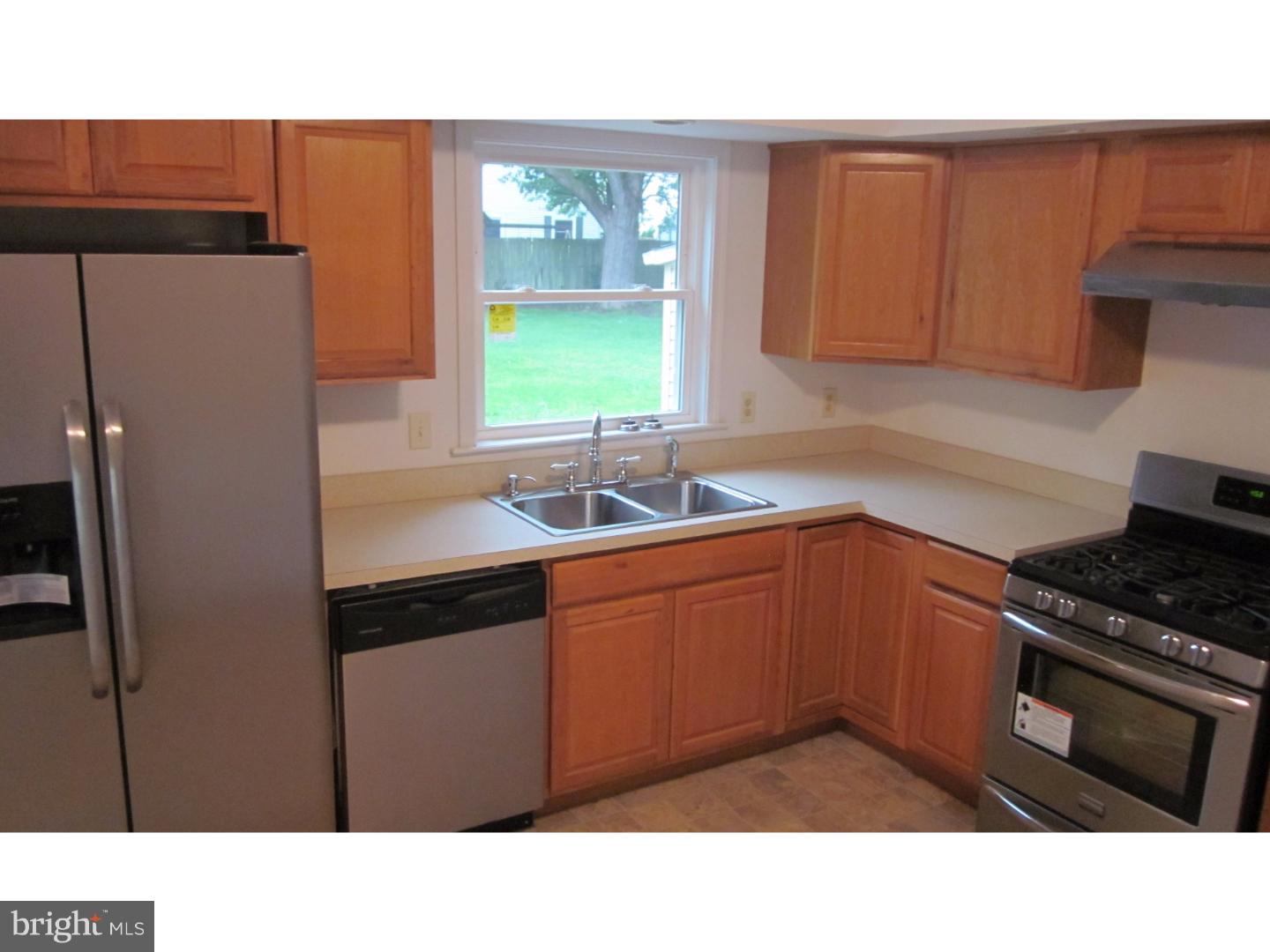 570 South Old Mill Road Dover, DE 19901 - Photo 11 of 24 Kitchen