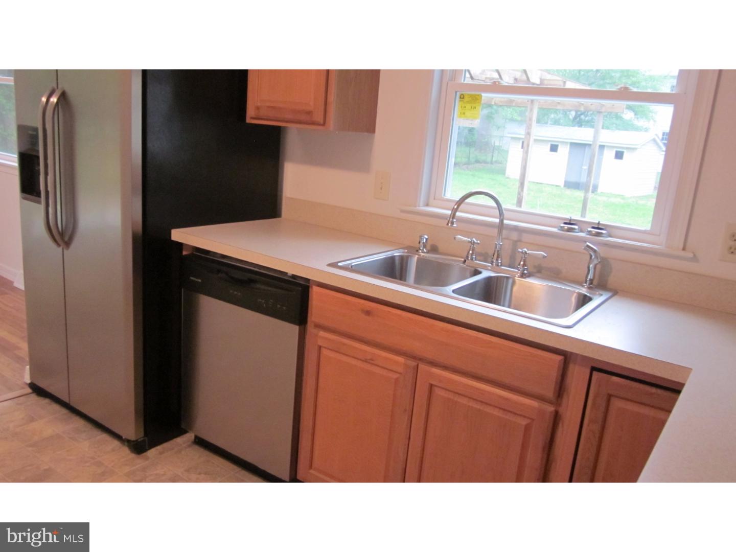 570 South Old Mill Road Dover, DE 19901 - Photo 14 of 24 Kitchen