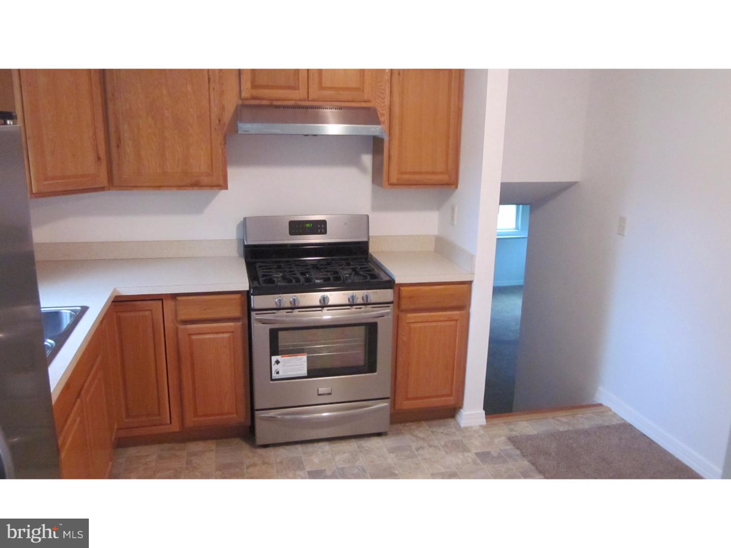 570 South Old Mill Road Dover, DE 19901 - Photo 10 of 24 Kitchen