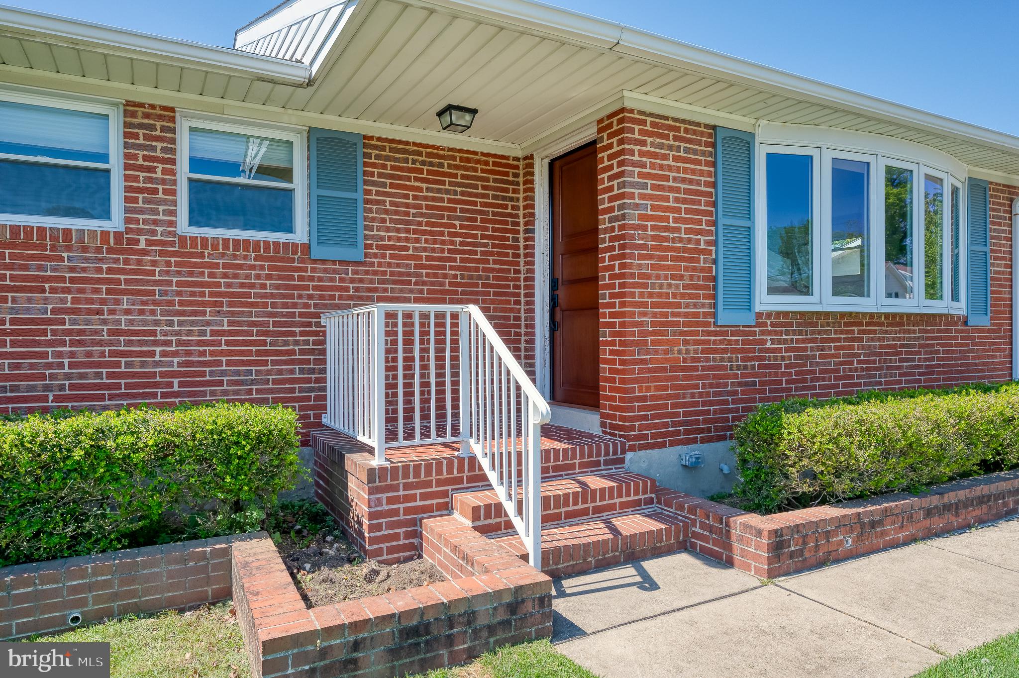 9651 Dundawan Road Baltimore, MD 21236 - Photo 5 of 55