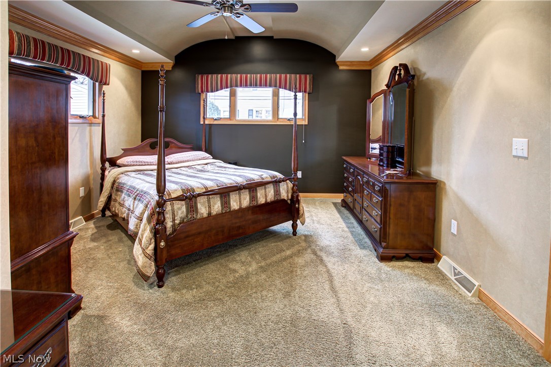 32301 Knobel Road Willowick, OH 44095 - Photo 12 of 35