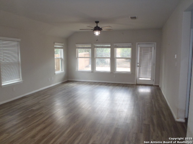 1243 Loma Ranch New Braunfels, TX 78132 - Photo 12 of 25