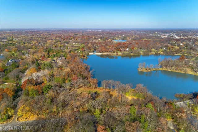 $3,000,000 | 41 Hawthorne Lane, Barrington Hills, IL 60010