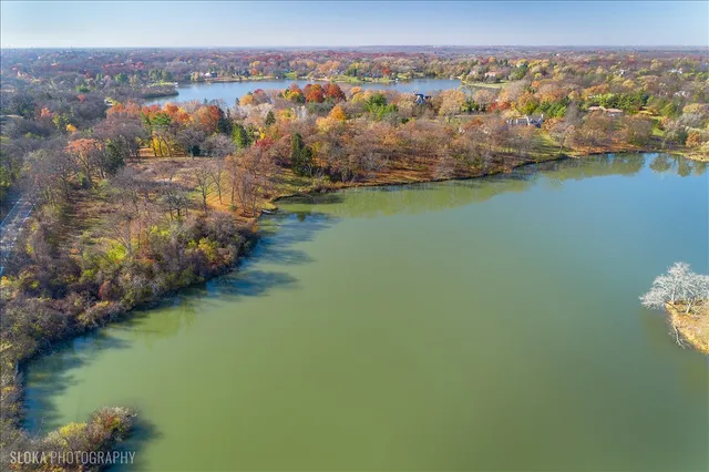 $3,000,000 | 41 Hawthorne Lane, Barrington Hills, IL 60010