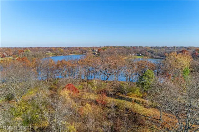 $3,000,000 | 41 Hawthorne Lane, Barrington Hills, IL 60010