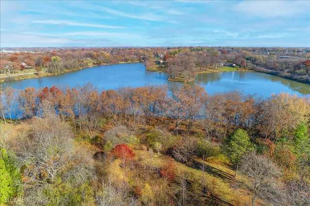 $3,000,000 | 41 Hawthorne Lane, Barrington Hills, IL 60010