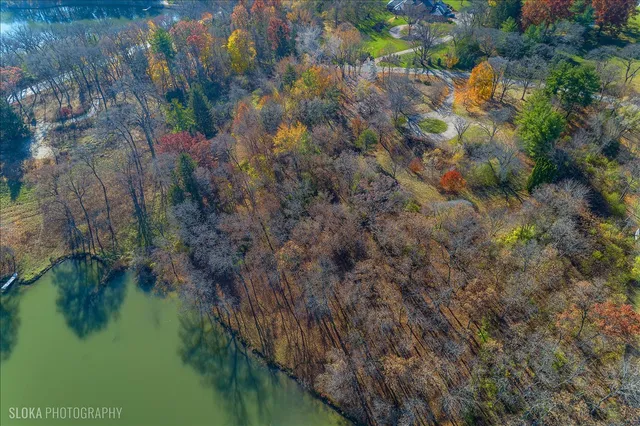 $3,000,000 | 41 Hawthorne Lane, Barrington Hills, IL 60010