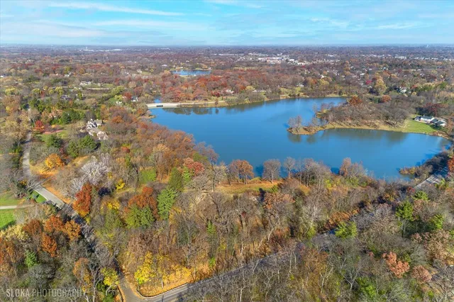 $3,000,000 | 41 Hawthorne Lane, Barrington Hills, IL 60010