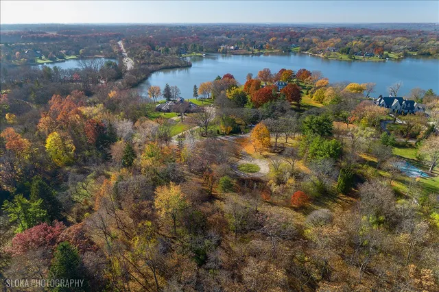 $3,000,000 | 41 Hawthorne Lane, Barrington Hills, IL 60010