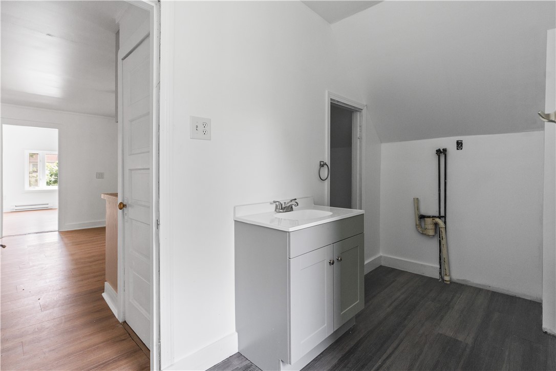 569 Robinson Street Woonsocket, RI 02895 - Photo 13 of 32 Gallery Image 13