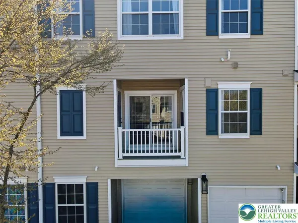 $299,000 | 946 Nittany Court, Unit C221, Allentown, PA 18104