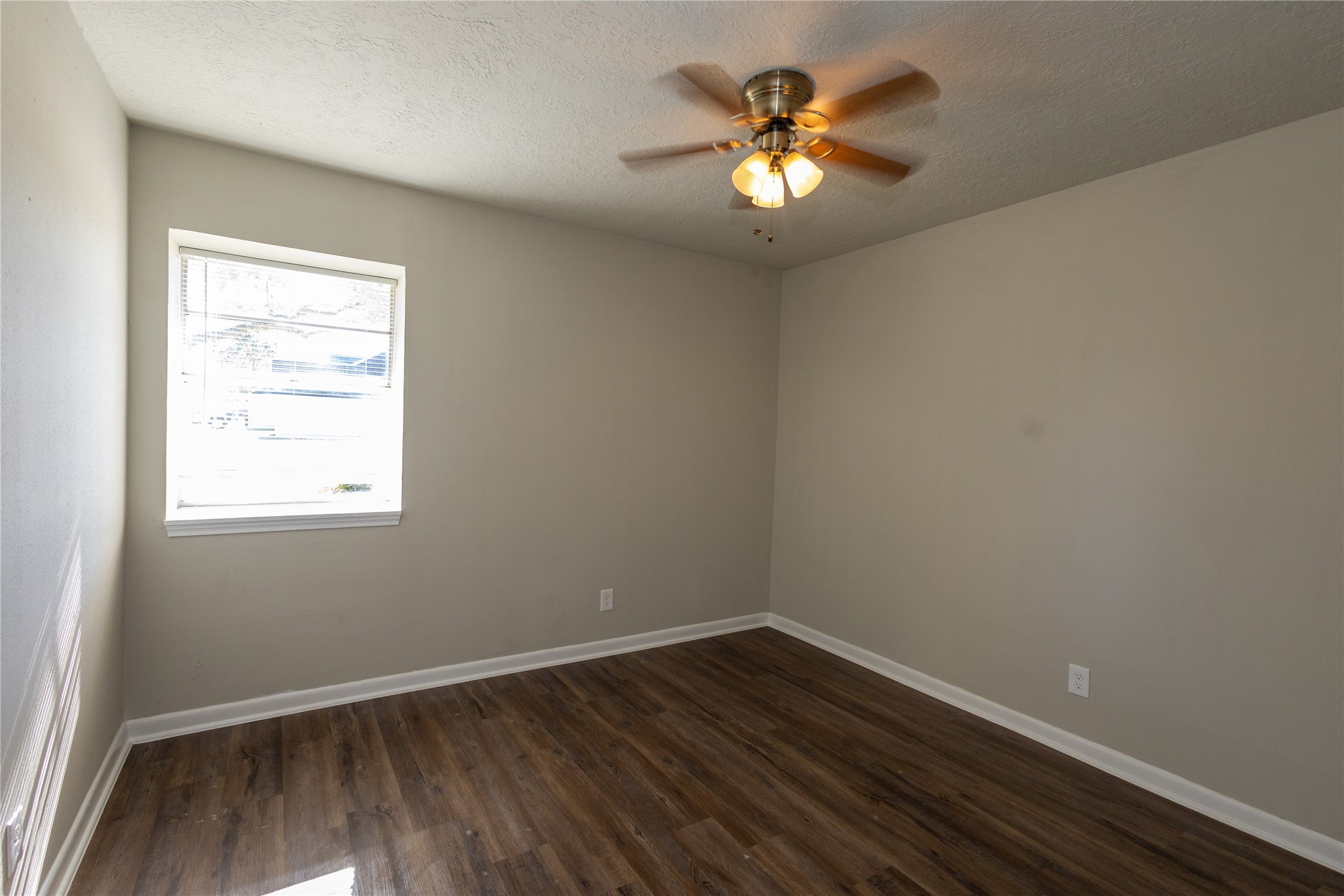 5810 Meadowview Road Beaumont, TX 77708 - Photo 8 of 22