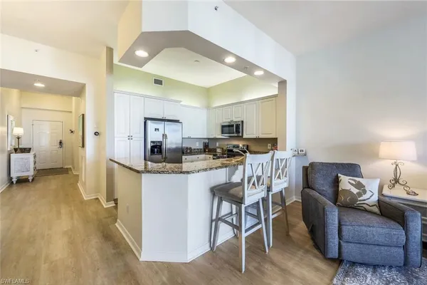 $3,000 | 470 Launch Circle, Unit V604, Naples, FL 34108