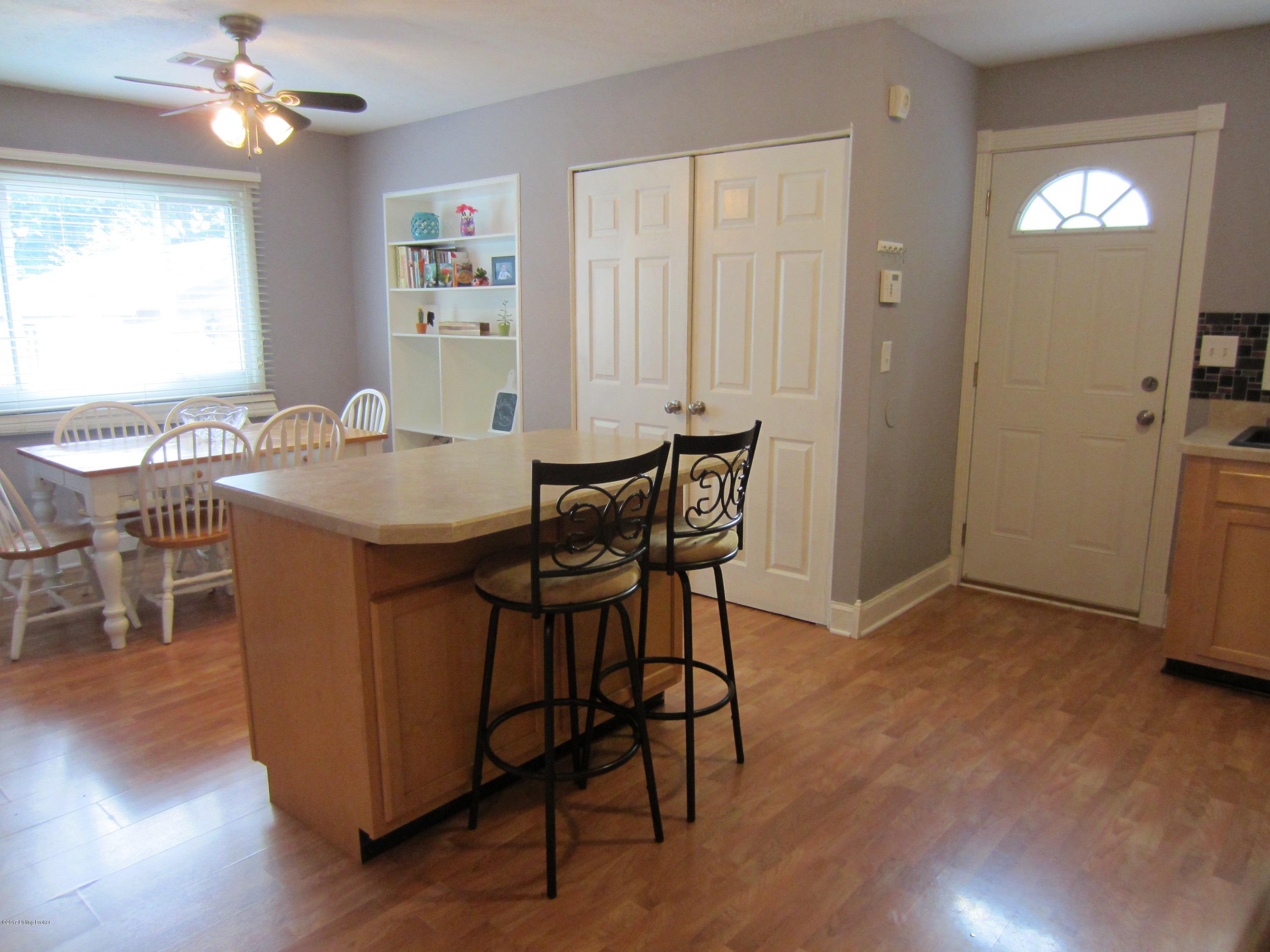 6712 Barbrook Road Louisville, KY 40258 - Photo 7 of 18 Lots of Natural Light