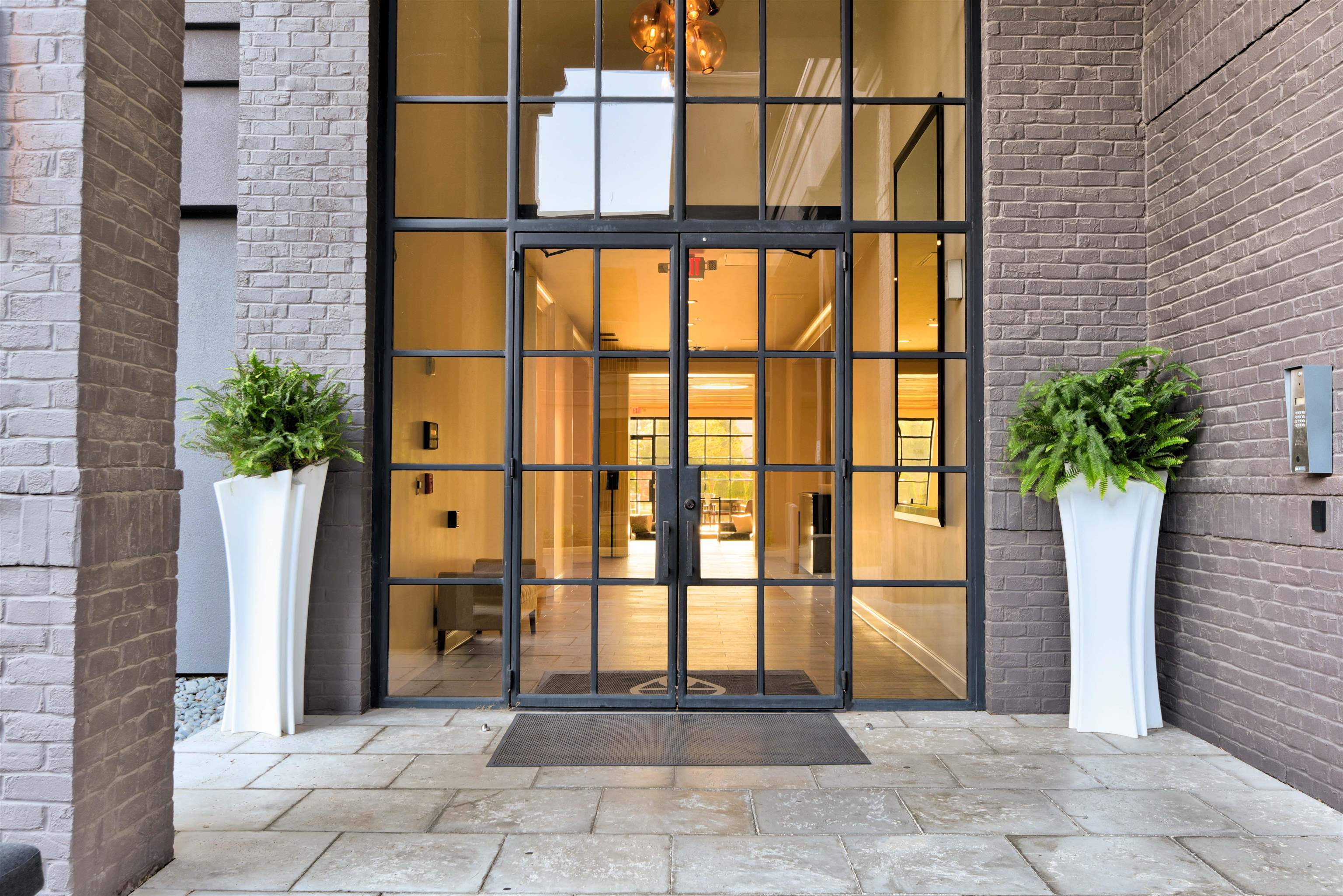 717 Riverside Drive, Unit 904 Memphis, TN 38103 - Photo 18 of 33 a view of entryway with a flower garden
