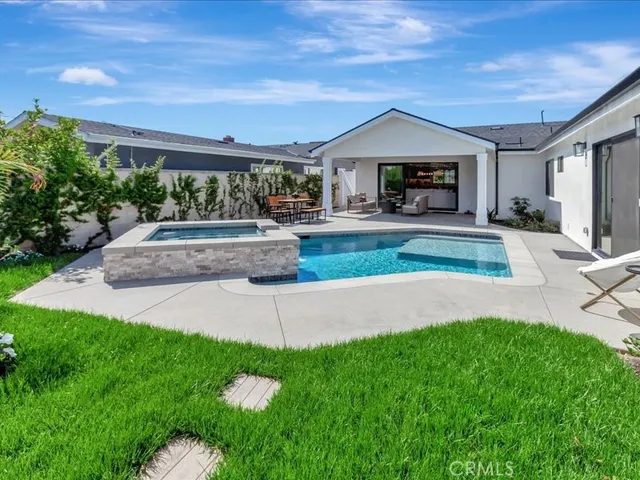 $3,699,900 | 270 Albert Place, Costa Mesa, CA 92627