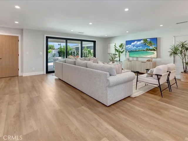 $3,699,900 | 270 Albert Place, Costa Mesa, CA 92627