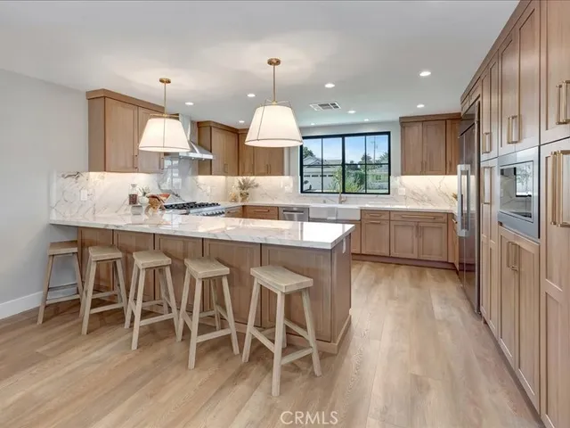 $3,699,900 | 270 Albert Place, Costa Mesa, CA 92627