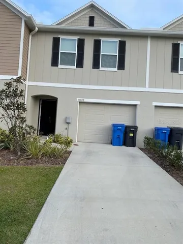 $2,100 | 10908 Golden Acorn Avenue, Tampa, FL 33610