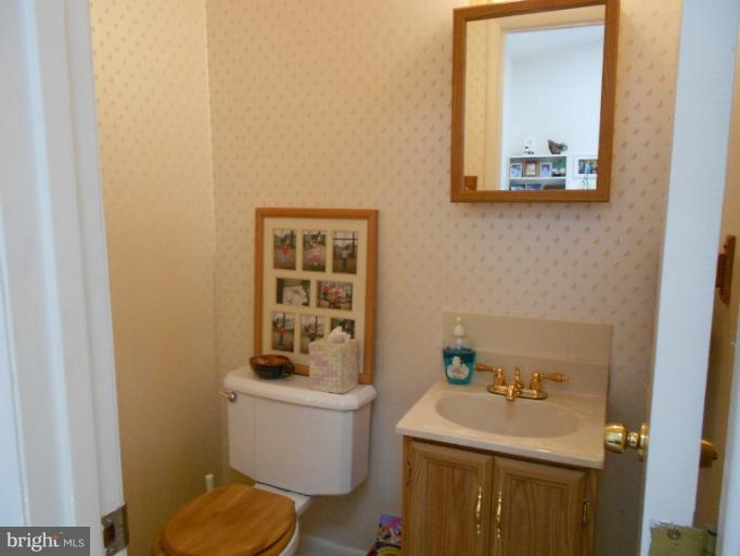 612 Sisson Street Silver Spring, MD 20902 - Photo 13 of 17 Bath - Hall