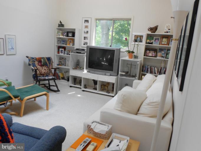 612 Sisson Street Silver Spring, MD 20902 - Photo 5 of 17 Family Room