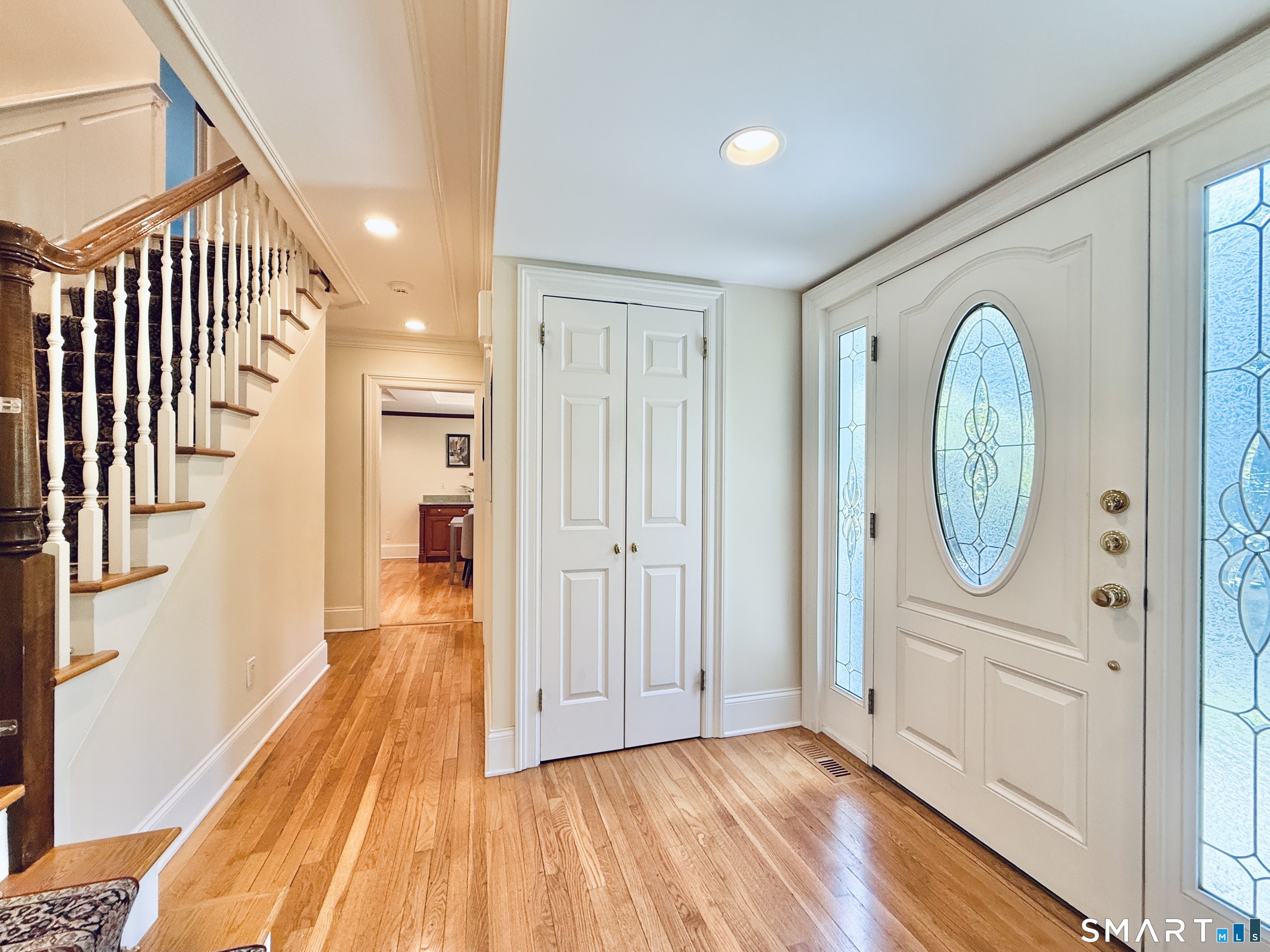43 Laurel Ledge Road Stamford, CT 06903 - Photo 2 of 25