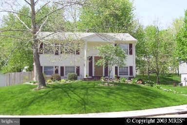 13318 Haddock Road Woodbridge, VA 22193 - Photo 1 of 18 Exterior (Front)