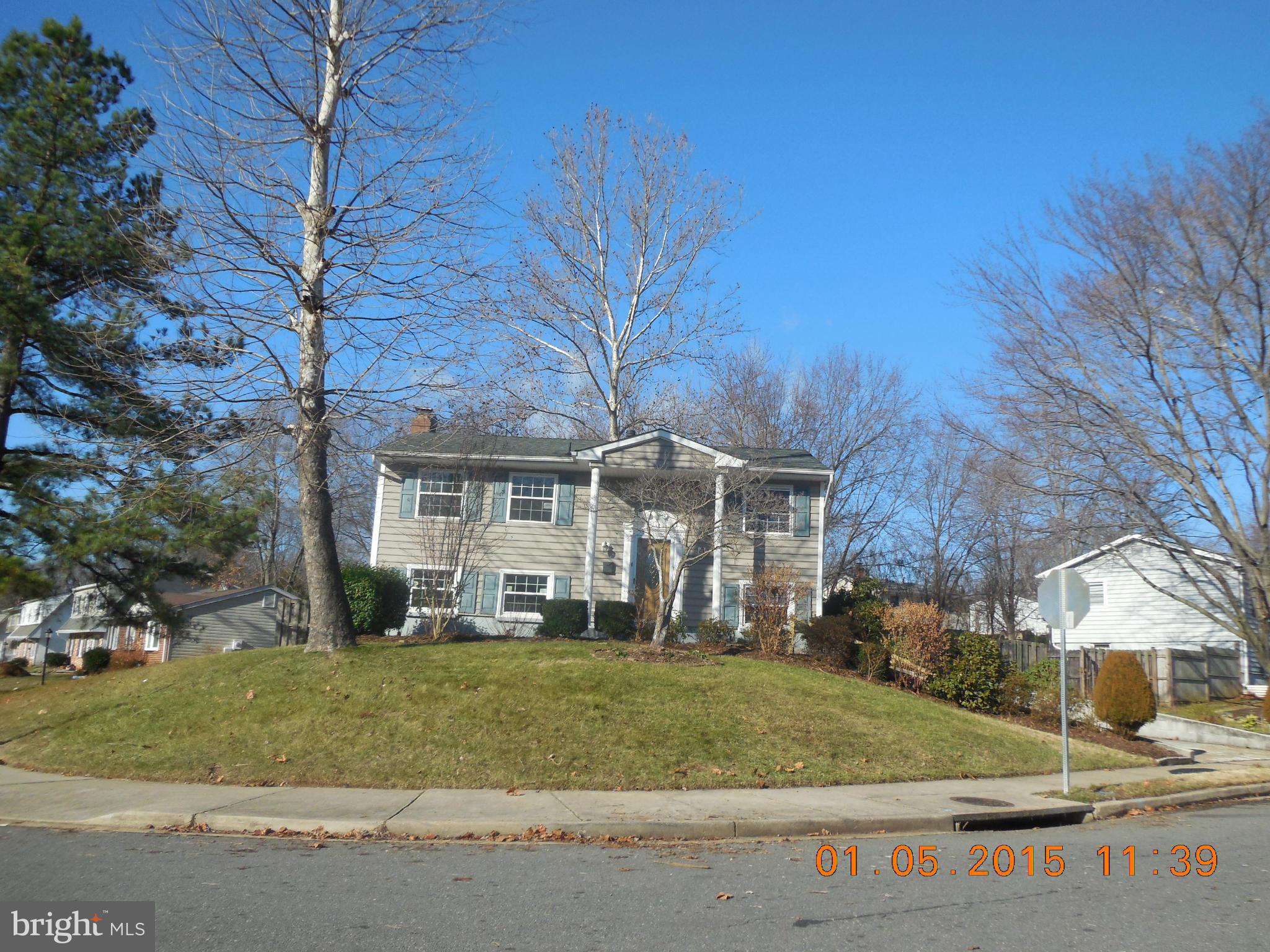 13318 Haddock Road Woodbridge, VA 22193 - Photo 3 of 18 Exterior (Front)